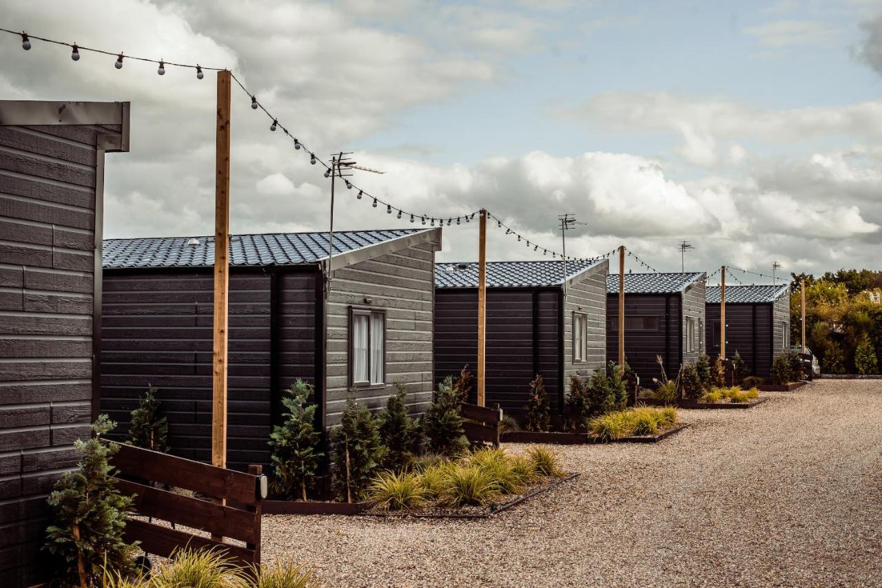 Black Bull Retreat, Barmston With Private Hot Tubs Driffield Exterior foto